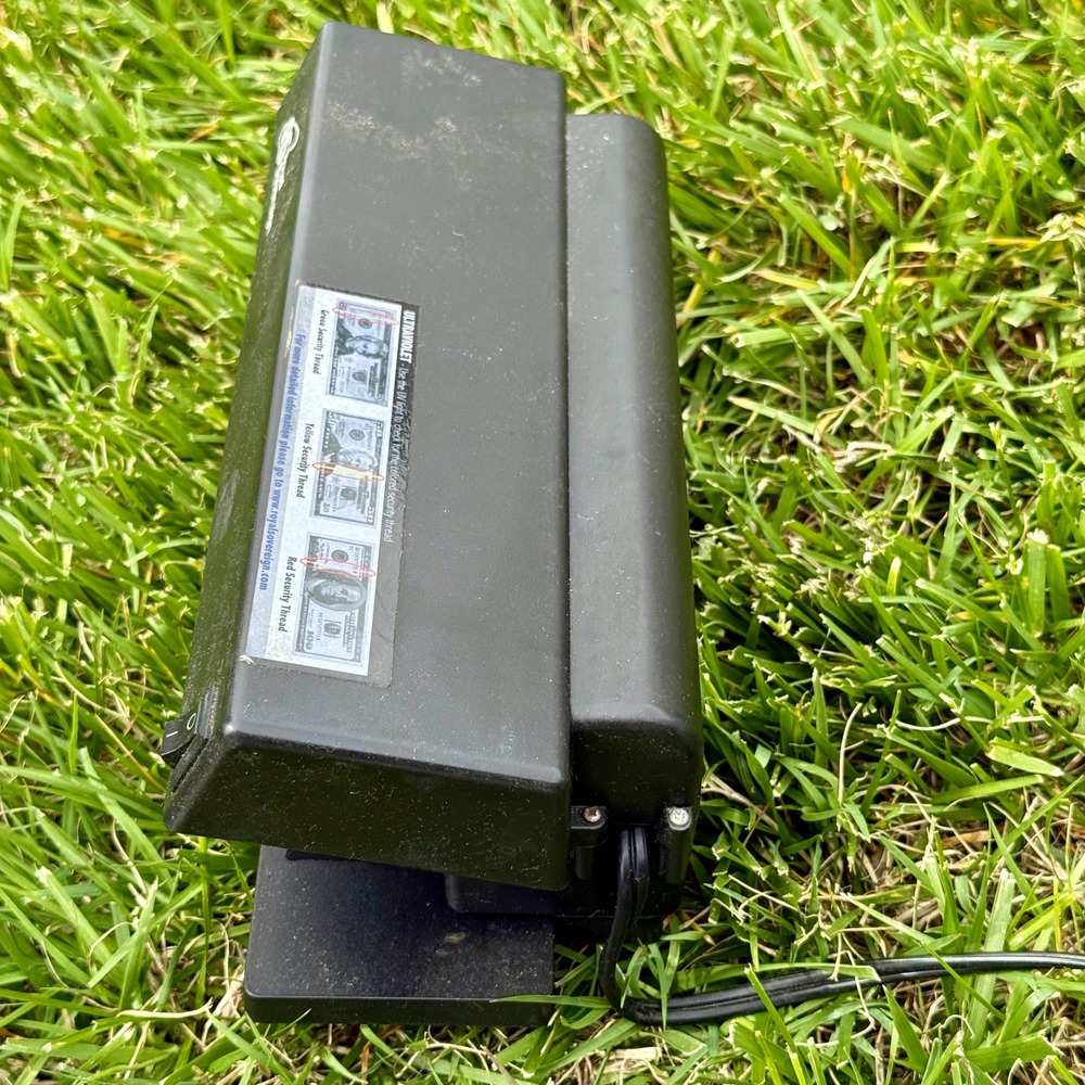 Royal Sovereign RCD-1000 UV Counterfeit Bill Money Detector Blck Office Security - Picture 8 of 8